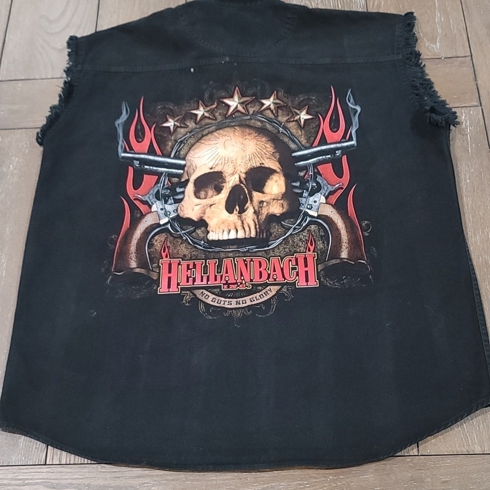 Hellanbach Sleeveless Button Up - Picture 7 of 10